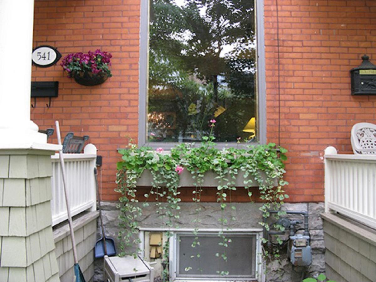 Avalon Bed And Breakfast Ottawa Bagian luar foto